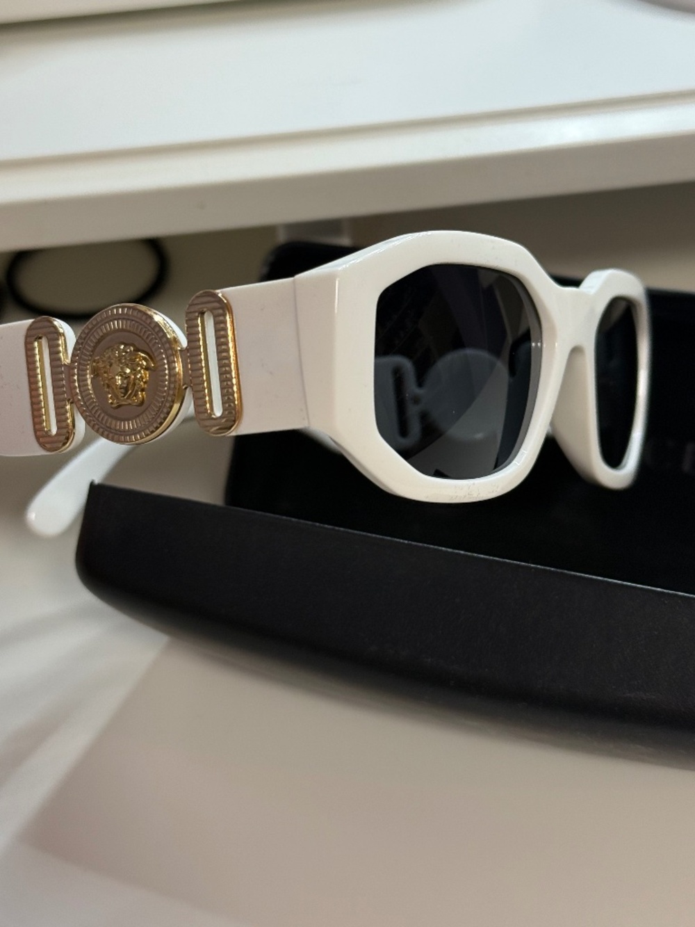 Medusa Biggie Sunglasses